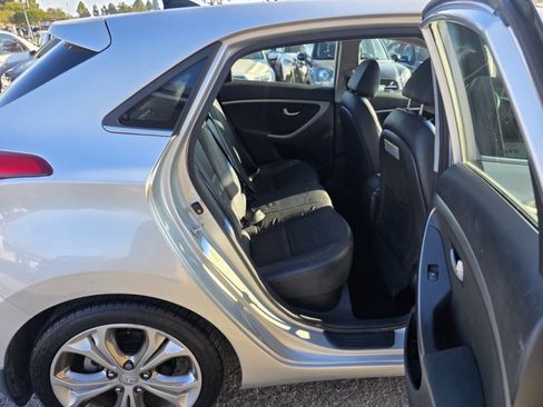 Used 2013 Hyundai Elantra GT w/ Style Pkg image 17