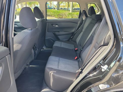 Used 2025 Nissan Rogue SV image 10