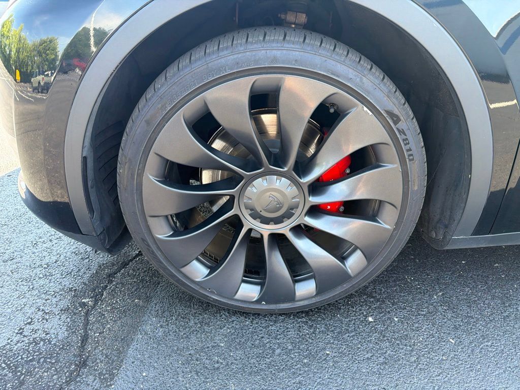 Used 2023 Tesla Model Y Performance AWD/4WD image 10