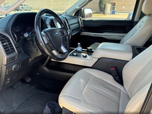 Used 2019 Ford Expedition Platinum image 14
