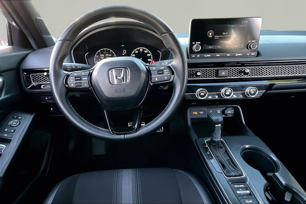 Used 2025 Honda Civic Sport image 9