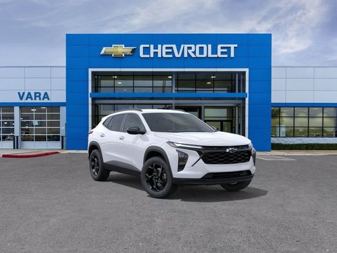 New 2026 Chevrolet Trax LT w/ Driver Confidence Package FWD image 1
