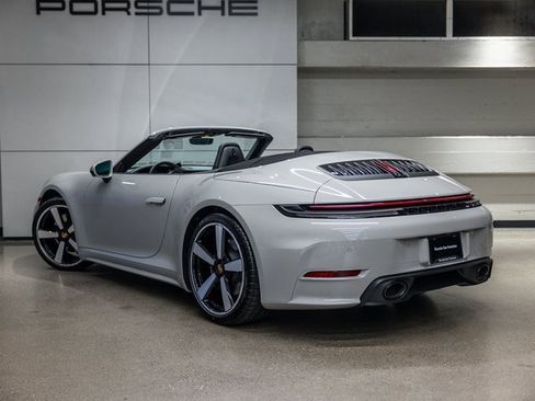 Used 2025 Porsche 911 Carrera image 3