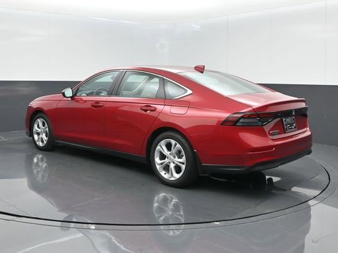 Used 2025 Honda Accord LX image 16