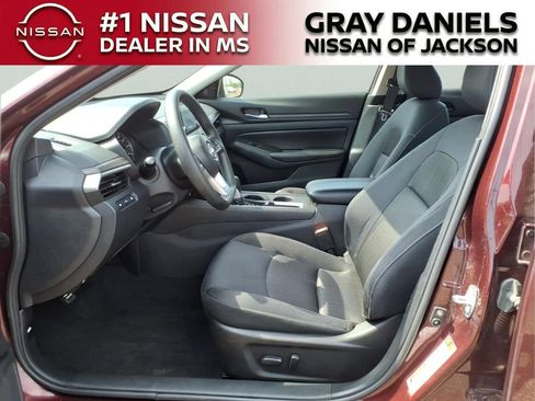 Used 2025 Nissan Altima 2.5 SV FWD image 22