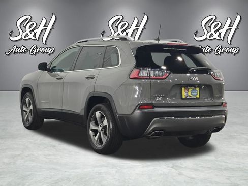Used 2019 Jeep Cherokee Limited image 16