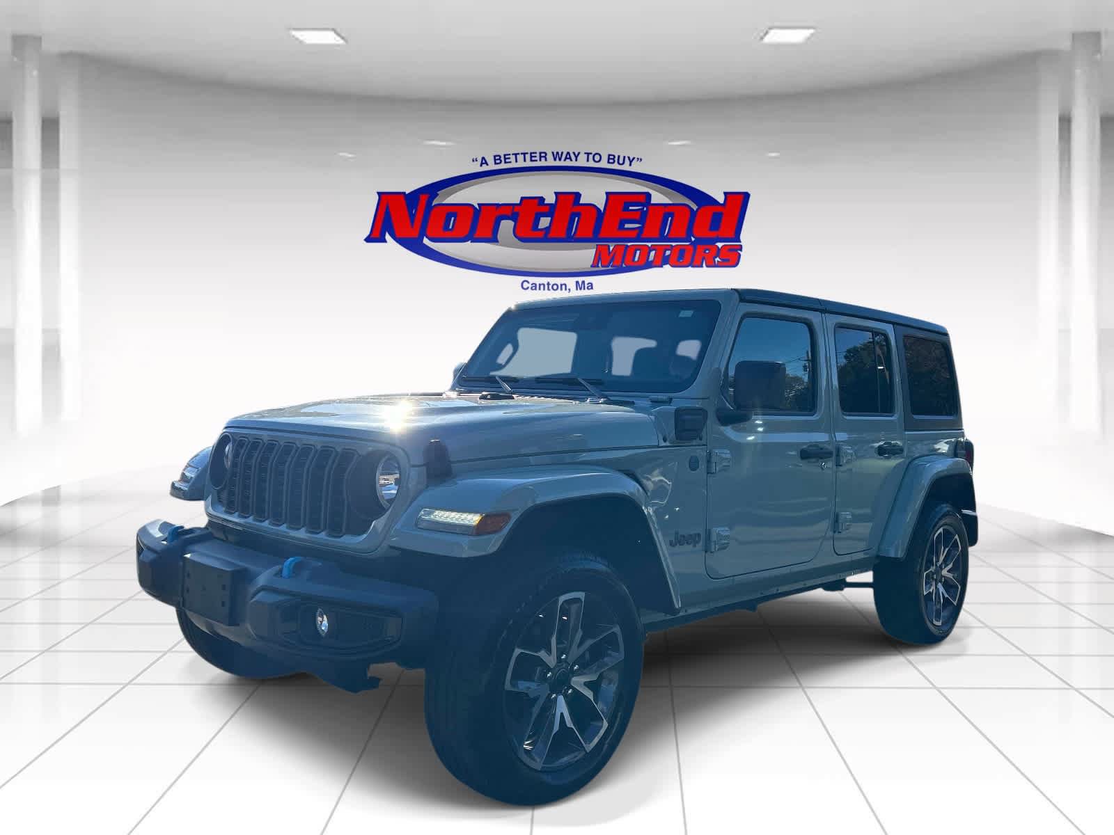 Used 2024 Jeep Wrangler Unlimited w/ Dual Top Group AWD/4WD image 7