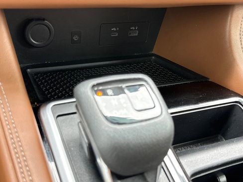 Used 2022 Nissan Pathfinder Platinum w/ Cargo Package FWD image 33