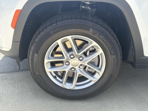 New 2026 Jeep Grand Cherokee L Laredo AWD/4WD image 4