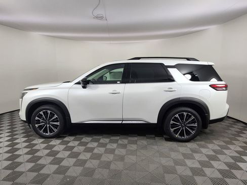 New 2026 Nissan Pathfinder Platinum w/ Cargo Package AWD/4WD image 2
