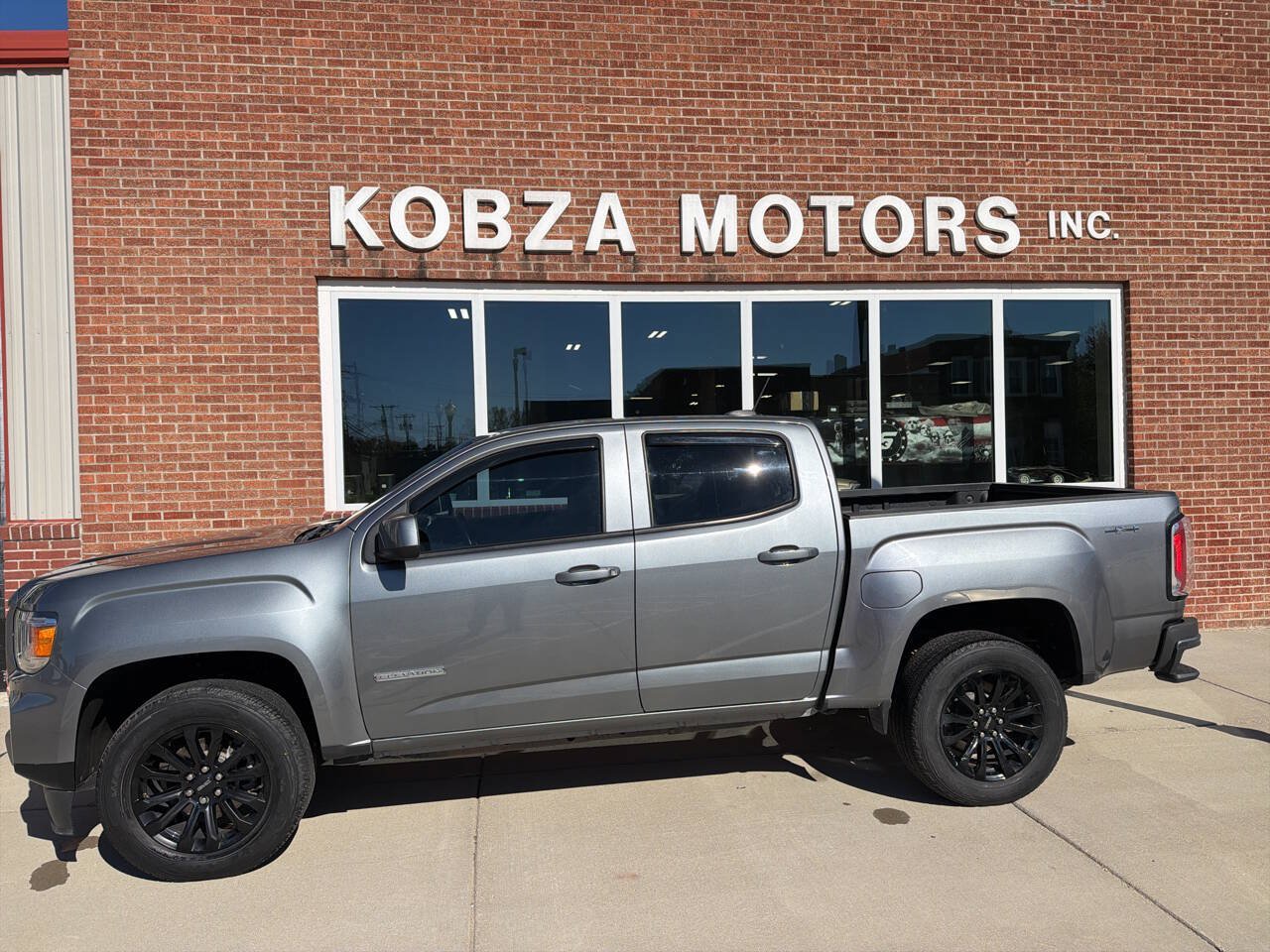 Used 2022 GMC Canyon Elevation w/ Trailering Package AWD/4WD image 2