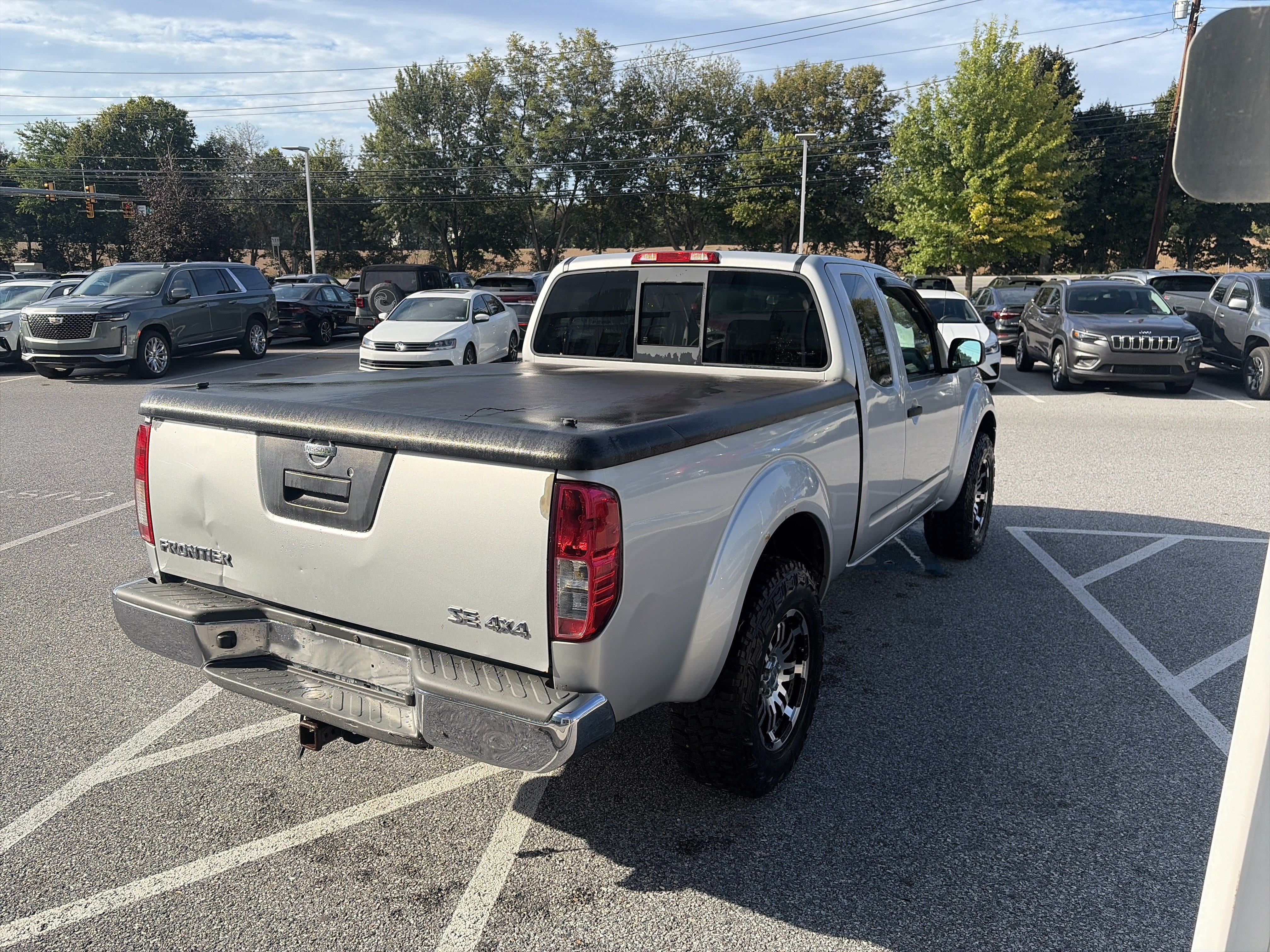 Used 2007 Nissan Frontier SE w/ SE Value Truck Pkg AWD/4WD image 5
