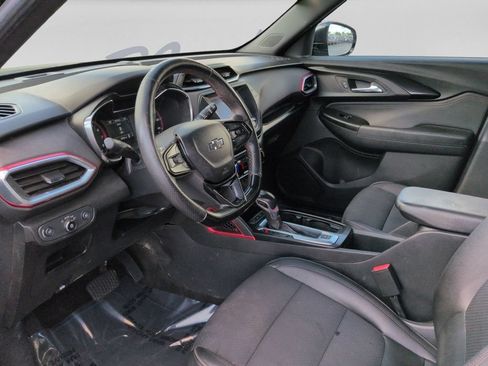 Used 2022 Chevrolet TrailBlazer RS FWD image 14