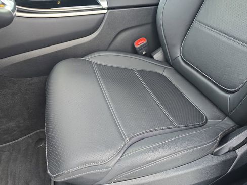 Certified 2025 Mercedes-Benz GLC 300 image 28