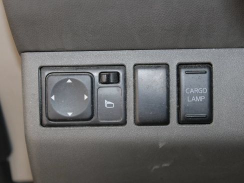 Used 2014 Nissan Frontier SL w/ SL Moonroof Package RWD image 23
