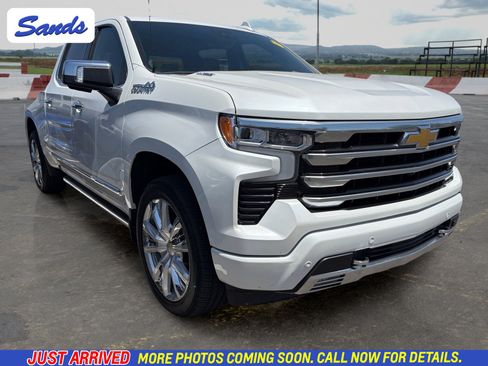 Used 2025 Chevrolet Silverado 1500 High Country AWD/4WD image 1