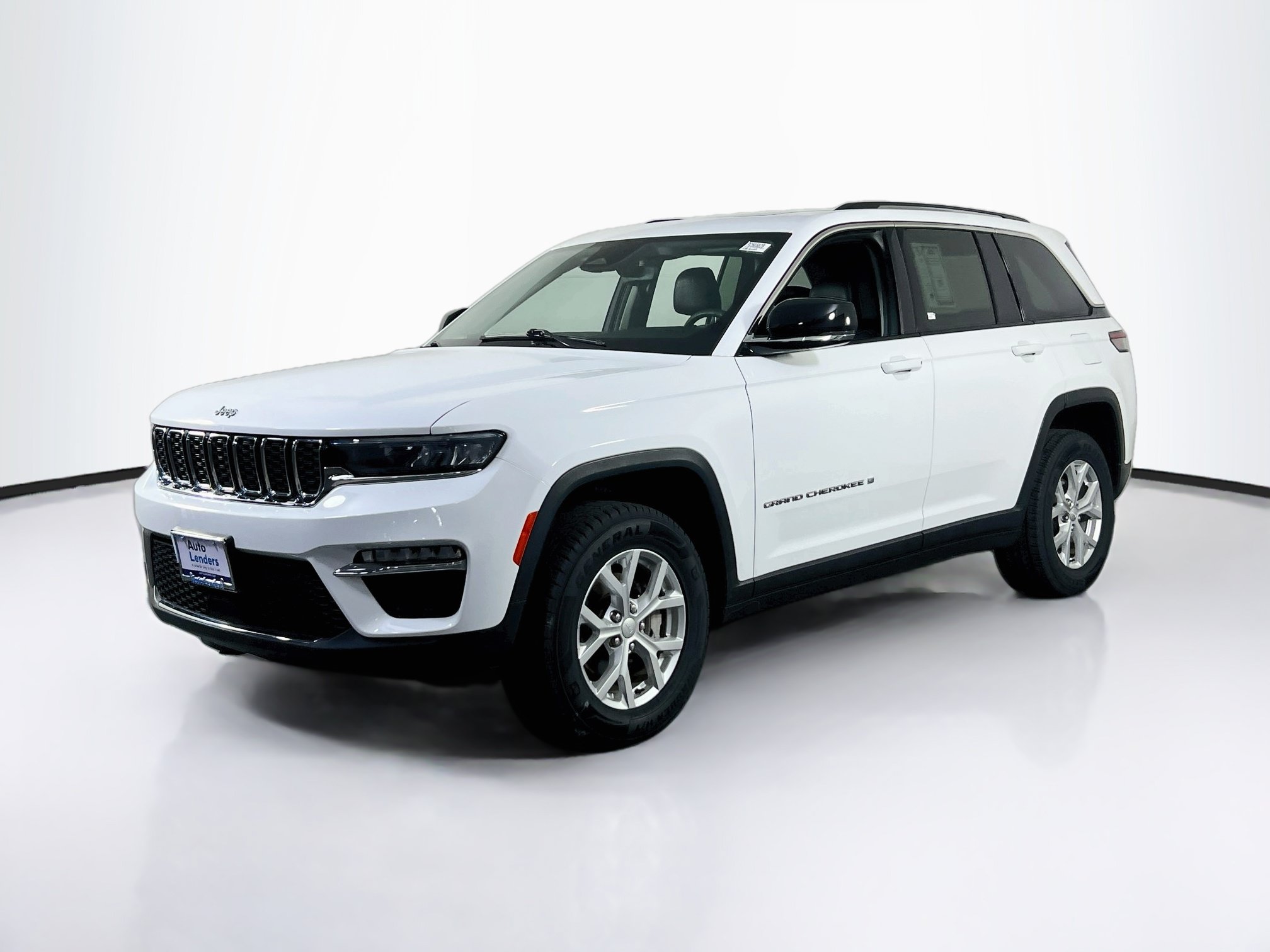 Used 2023 Jeep Grand Cherokee Limited AWD/4WD image 1