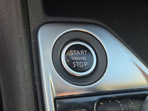 Used 2020 Nissan Sentra SV FWD image 17