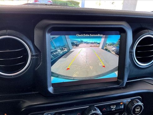 Used 2021 Jeep Wrangler Unlimited Sahara image 14