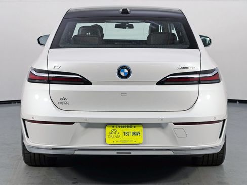 Used 2023 BMW i7 xDrive60 AWD/4WD image 59