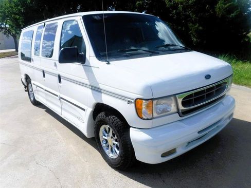 Used 2000 Ford E-150 and Econoline 150 RWD image 2
