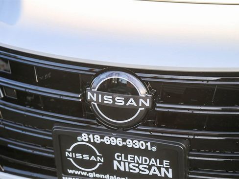 Used 2025 Nissan Versa S w/ Trunk Package image 5