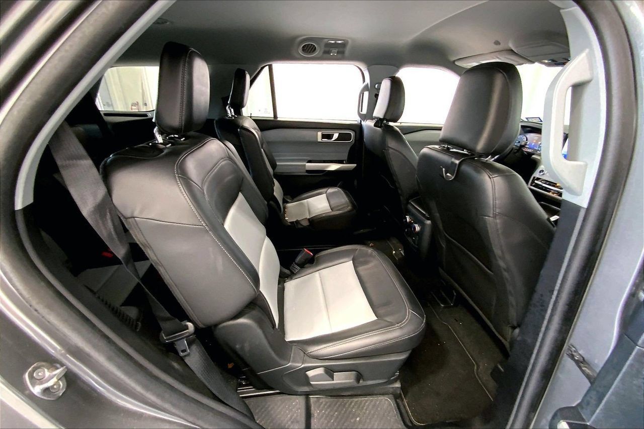 Used 2023 Ford Explorer XLT w/ Equipment Group 202A RWD image 25