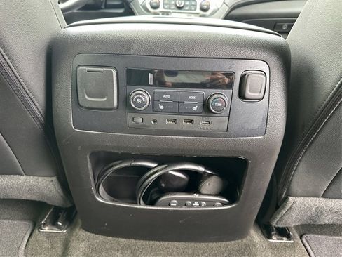 Used 2017 GMC Yukon SLT w/ Open Road Package AWD/4WD image 30