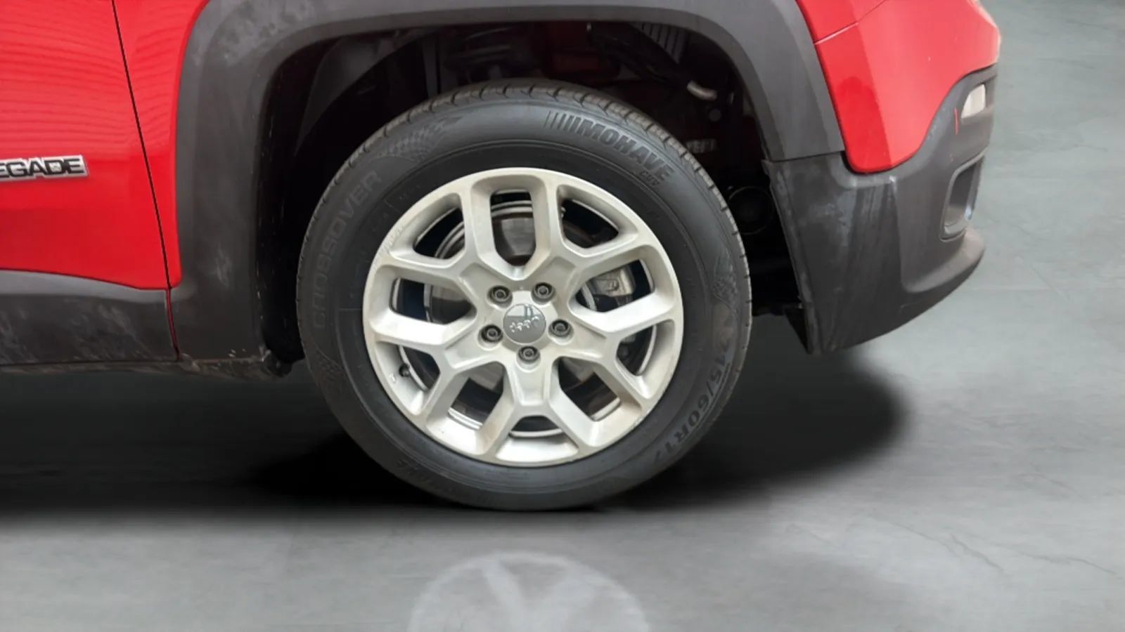 Used 2015 Jeep Renegade Latitude w/ Popular Equipment Group FWD image 24