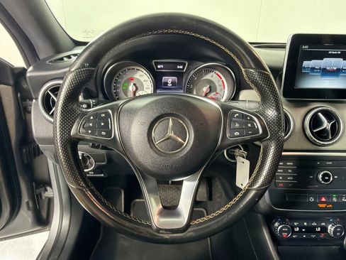 Used 2015 Mercedes-Benz CLA 250 image 13
