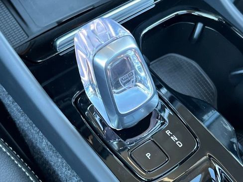 Used 2024 Volvo XC40 B5 Plus w/ Protection Package Premier image 21