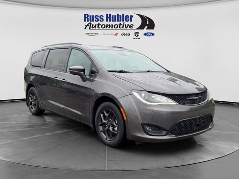 Used 2020 Chrysler Pacifica Limited w/ Advanced Safetytec Group FWD image 9
