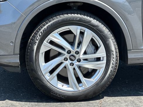 Used 2023 Audi Q7 3.0T Premium Plus w/ Premium Plus Package AWD/4WD image 27