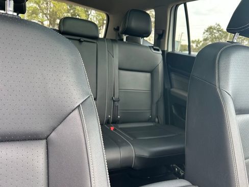 Used 2023 Volkswagen Atlas SE w/ Panoramic Sunroof Package image 36