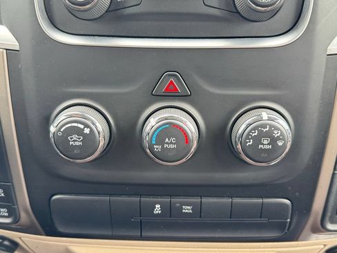 Used 2013 RAM 1500 Classic SLT w/ Premium Display Pkg AWD/4WD image 11