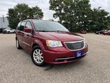 Used 2014 Chrysler Town & Country Touring image 2