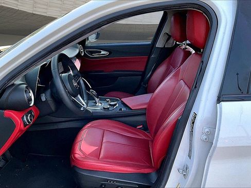 Used 2019 Alfa Romeo Giulia w/ Nero Edizione RWD image 21