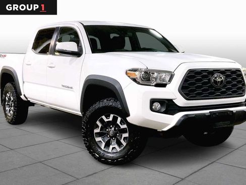 Certified 2020 Toyota Tacoma TRD Off-Road image 3