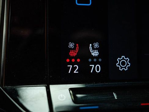 Used 2024 Volkswagen Atlas SE image 25