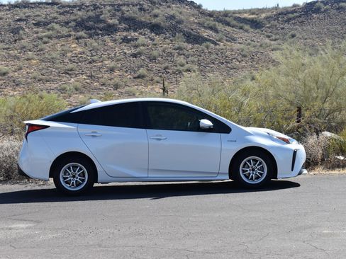 Used 2022 Toyota Prius LE FWD image 8