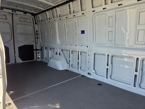 New 2025 Mercedes-Benz eSprinter 170 Cargo image 15