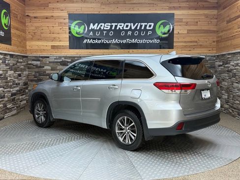 Used 2018 Toyota Highlander XLE AWD/4WD image 15