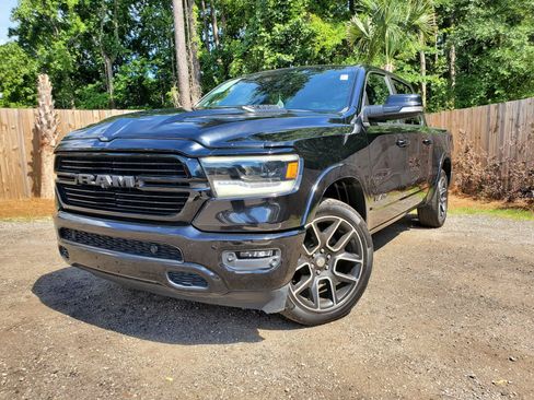 Used 2019 RAM 1500 Laramie AWD/4WD image 2