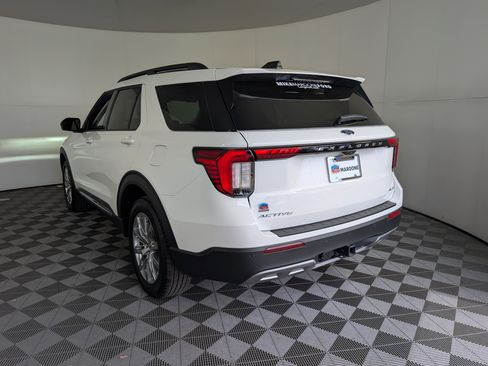 New 2025 Ford Explorer Active w/ Active Comfort Package image 5