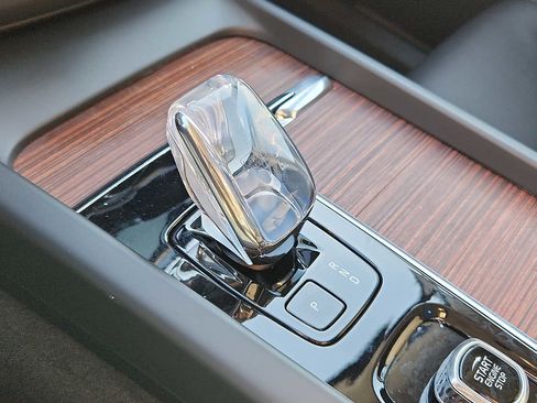 Certified 2023 Volvo XC60 B6 Ultimate image 14