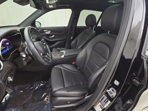Used 2022 Mercedes-Benz GLC 300 4MATIC image 12