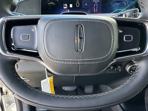 New 2025 Lincoln Navigator Reserve w/ Jet Appearance Package image 25