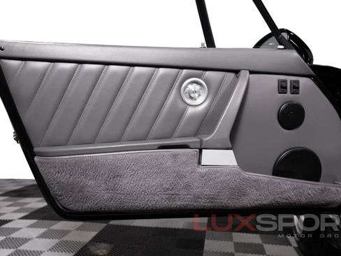 Used 1992 Porsche 911 America Roadster RWD image 18