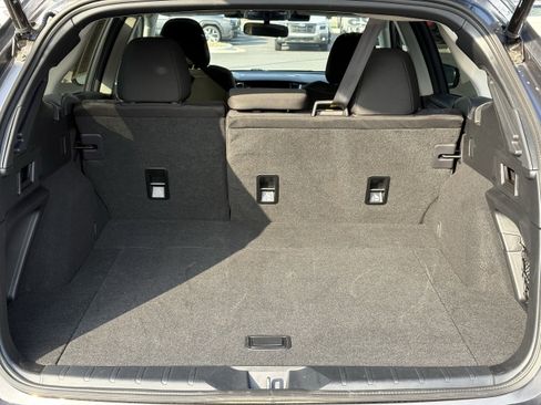 Used 2025 Subaru Outback Premium image 12