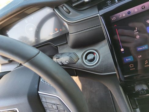 Used 2024 Jeep Grand Cherokee Limited w/ Black Appearance Package image 24